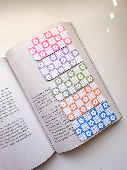 Plaid Daisy Magnetic Bookmarks