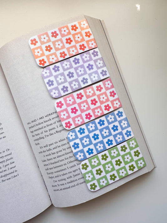 Daisy Checkered Magnetic Bookmarks
